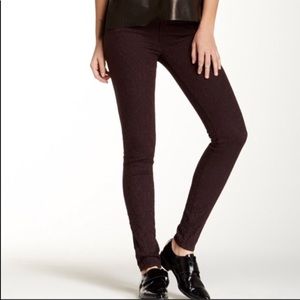 Vince  25 Black Skinny mulberry Jeans, Brocade